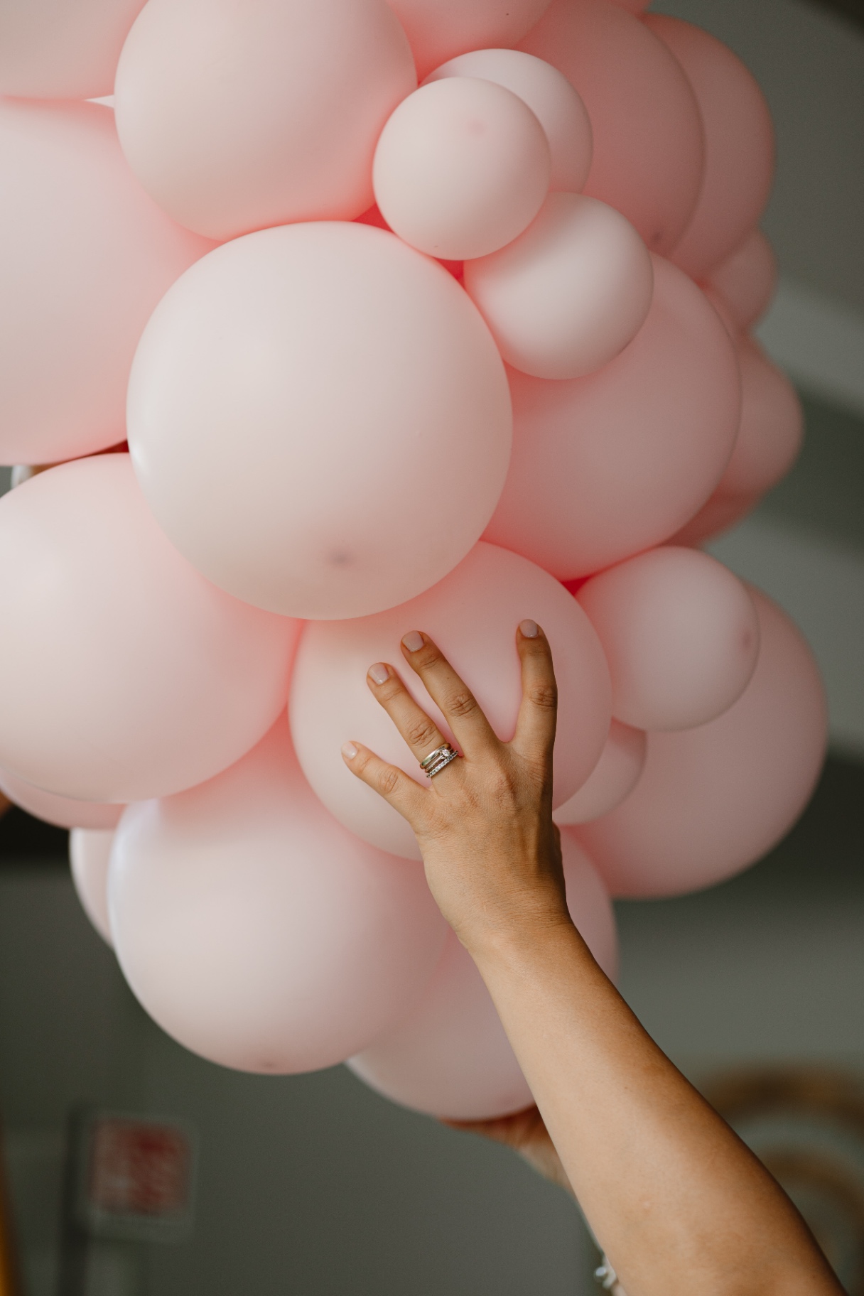 Dettaglio composizione palloncini rosa